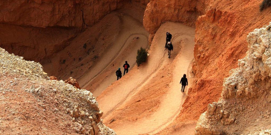 Wanderer auf dem Navajo Loop Trail