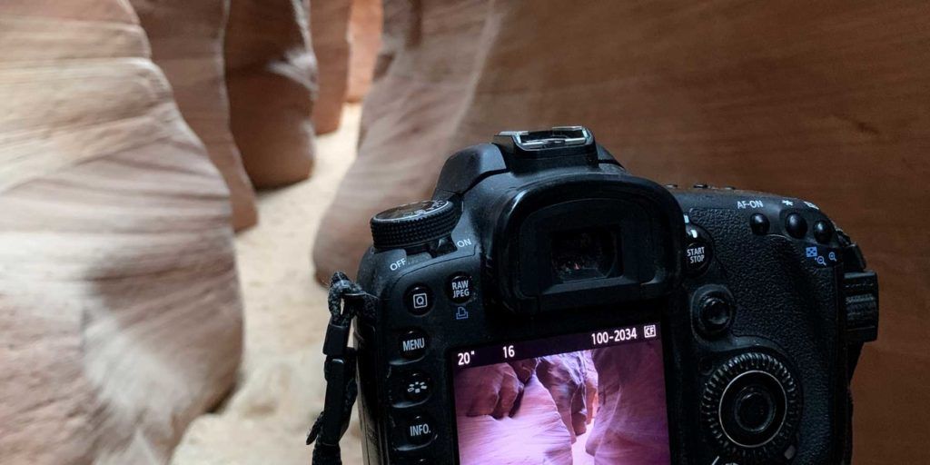 Kamera in einem Slot Canyon